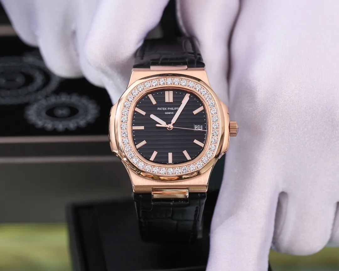 【High-end replica】💰1300! Patek Philippe [Fu] replica of the thinnest steel watch king 5711 Nautilus, the king of steel watches PP Patek Philippe 5711 is the best in the entire network equipped with a fully automatic mechanical movement, customized ergonomic strap, equipped with a full stainless steel belt, imported calf leather belt, rubber belt, combined with genuine products, the Patek Philippe with the best experience on the entire network! Welcome to reprint!